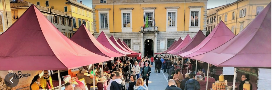 Piazza Matteotti a Sarzana